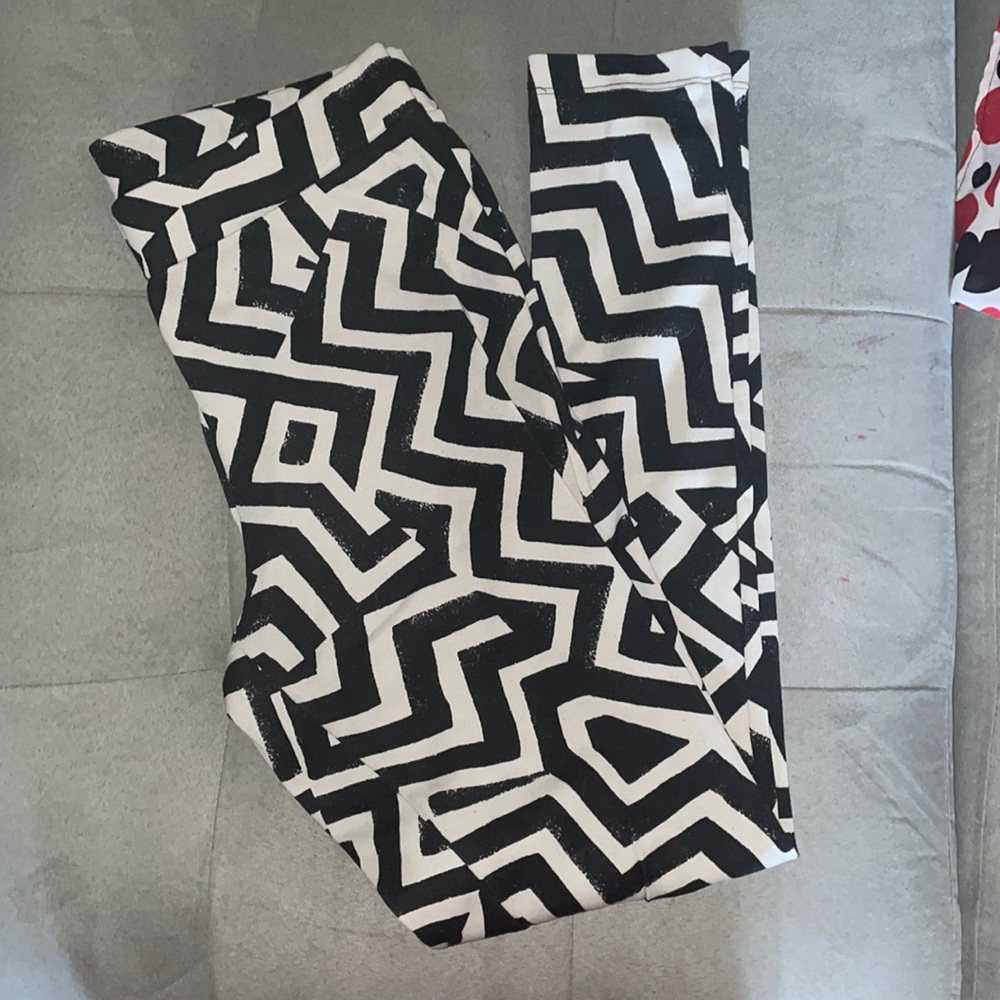 Black and White H&M Leggings